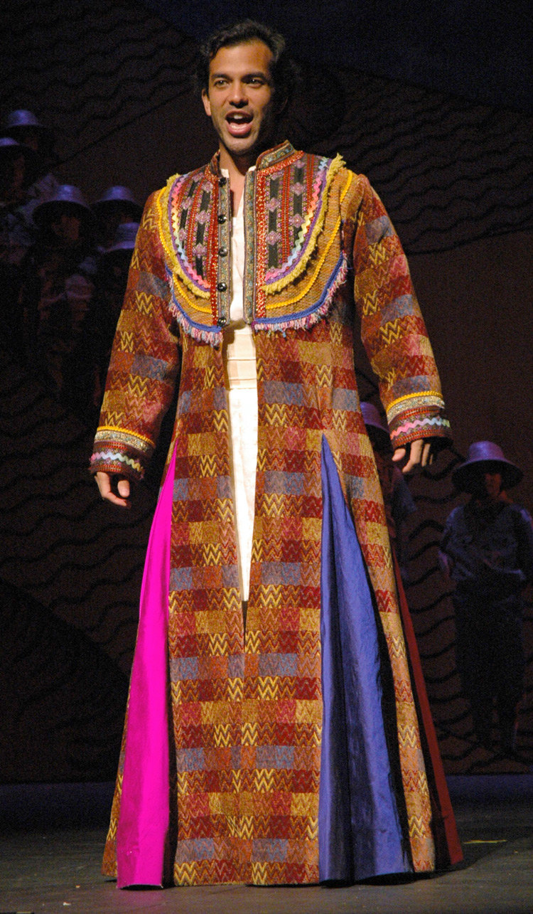 Joseph and the Amazing Technicolor Dreamcoat Plot ...